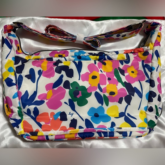 LUG: Trooper Crossbody - Picture 2 of 11